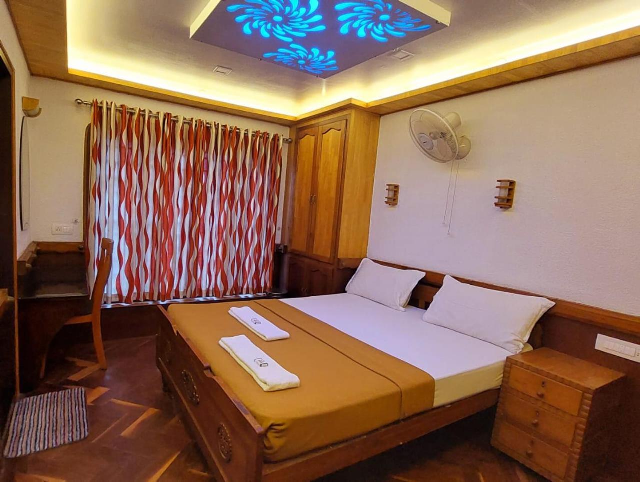 Hotel Pournami Houseboats Alappuzha Zewnętrze zdjęcie